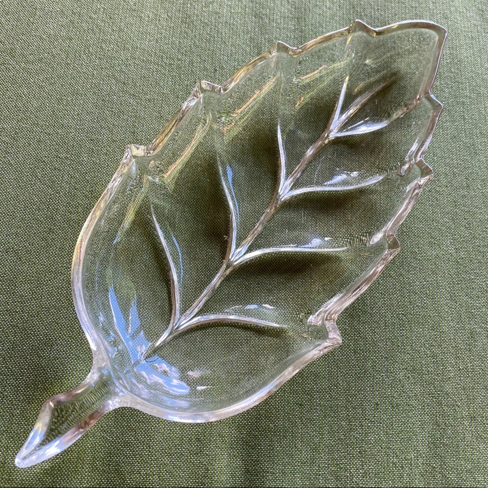 Vintage Bowl Leaf shaped Glass Serving Dish 9.75”x4” Valet, Candy or Nut…
